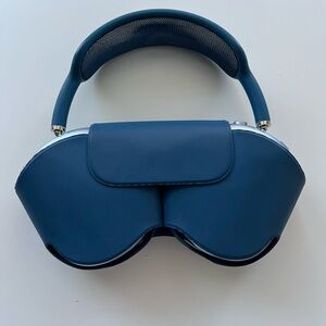 Apple AirPods Max 2022 Worn in color Blue.